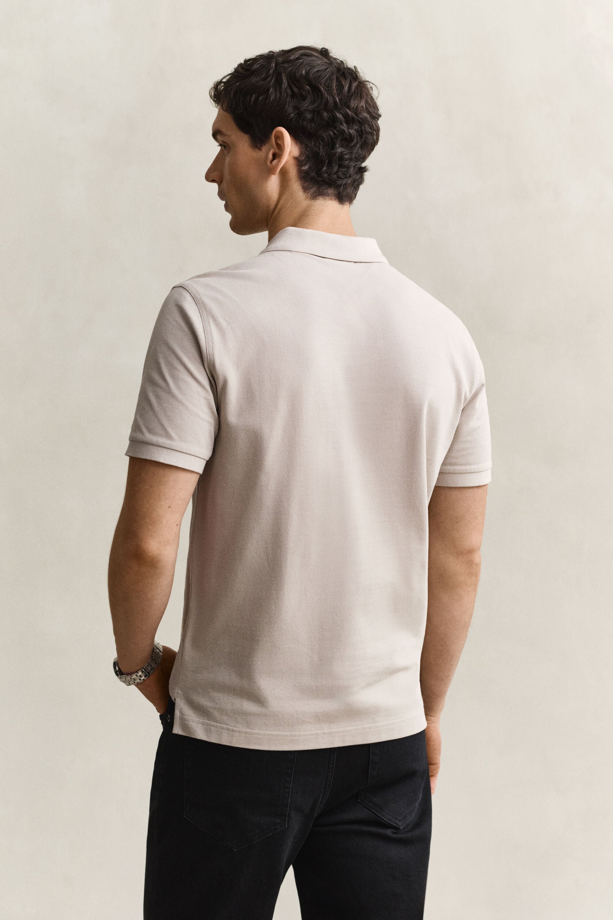Regular fit ‑mitoitettu pikeepaita