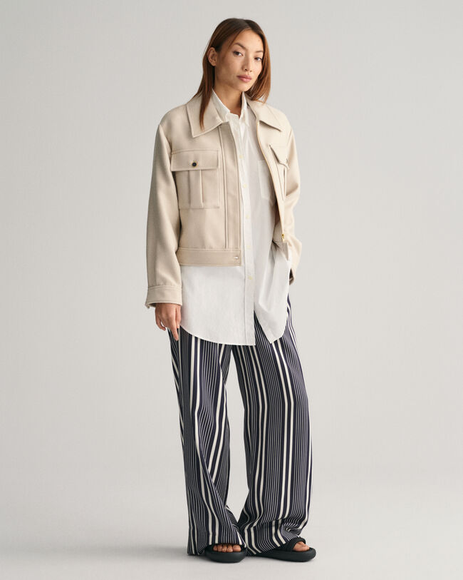 Regular fit ‑mitoitetut leveälahkeiset raitahousut