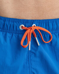 Classic fit ‑mitoitetut uimashortsit