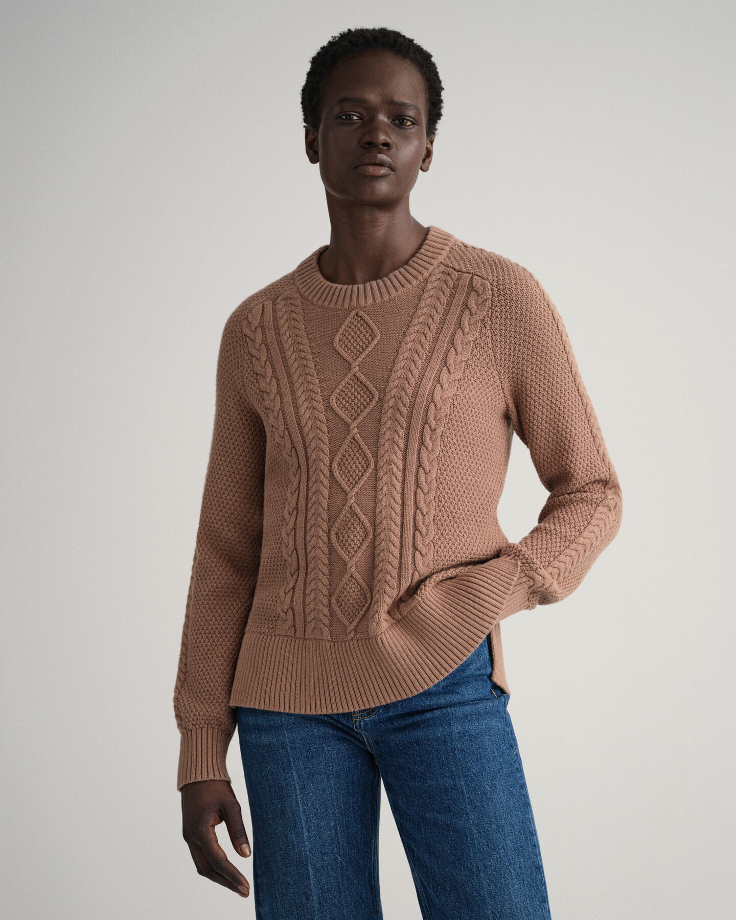 Palmikkoneule, py&ouml;re&auml; p&auml;&auml;ntie