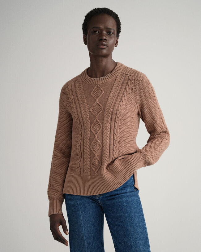 Palmikkoneule, py&ouml;re&auml; p&auml;&auml;ntie