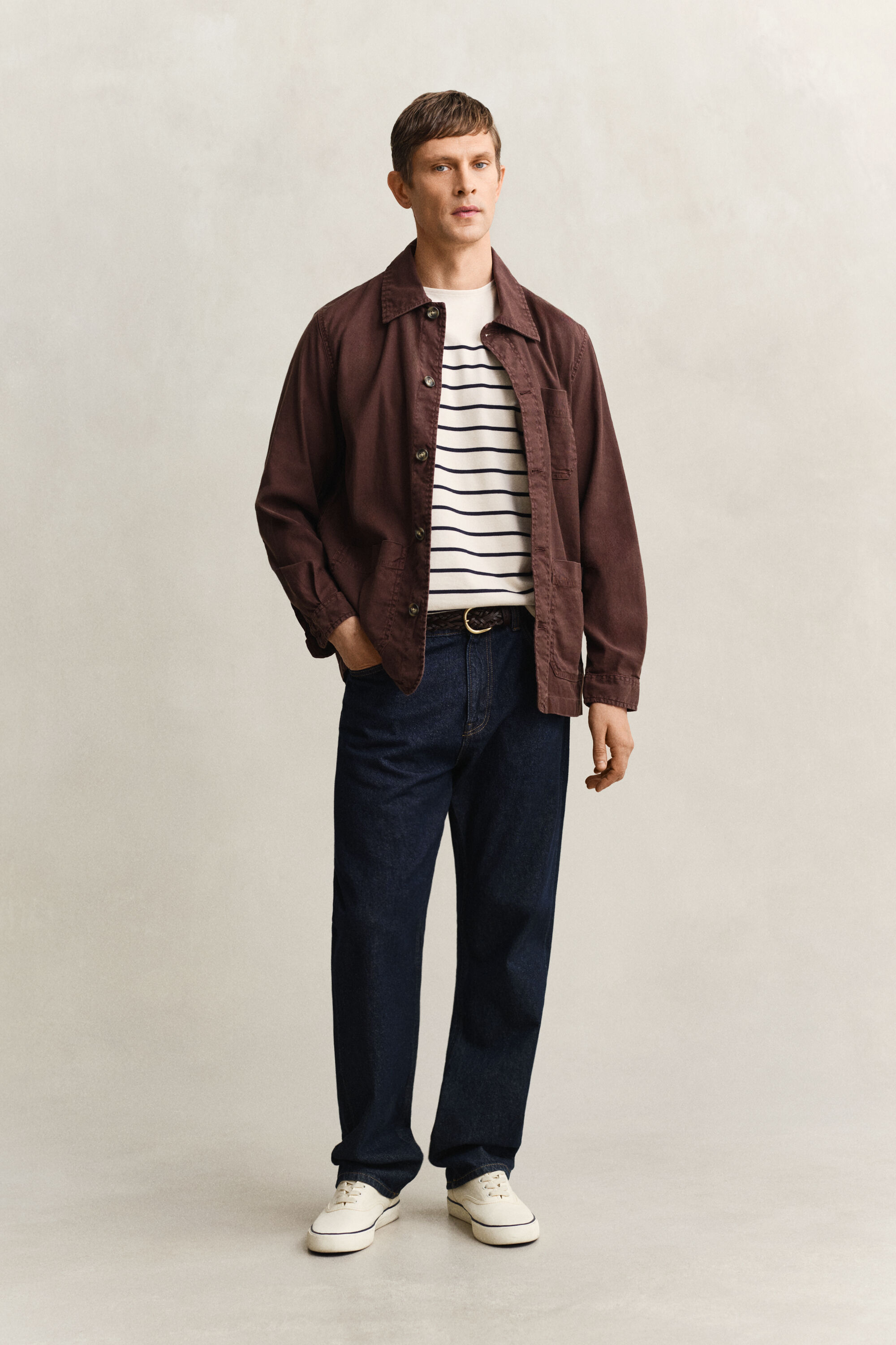 Raidallinen Placed-t-paita