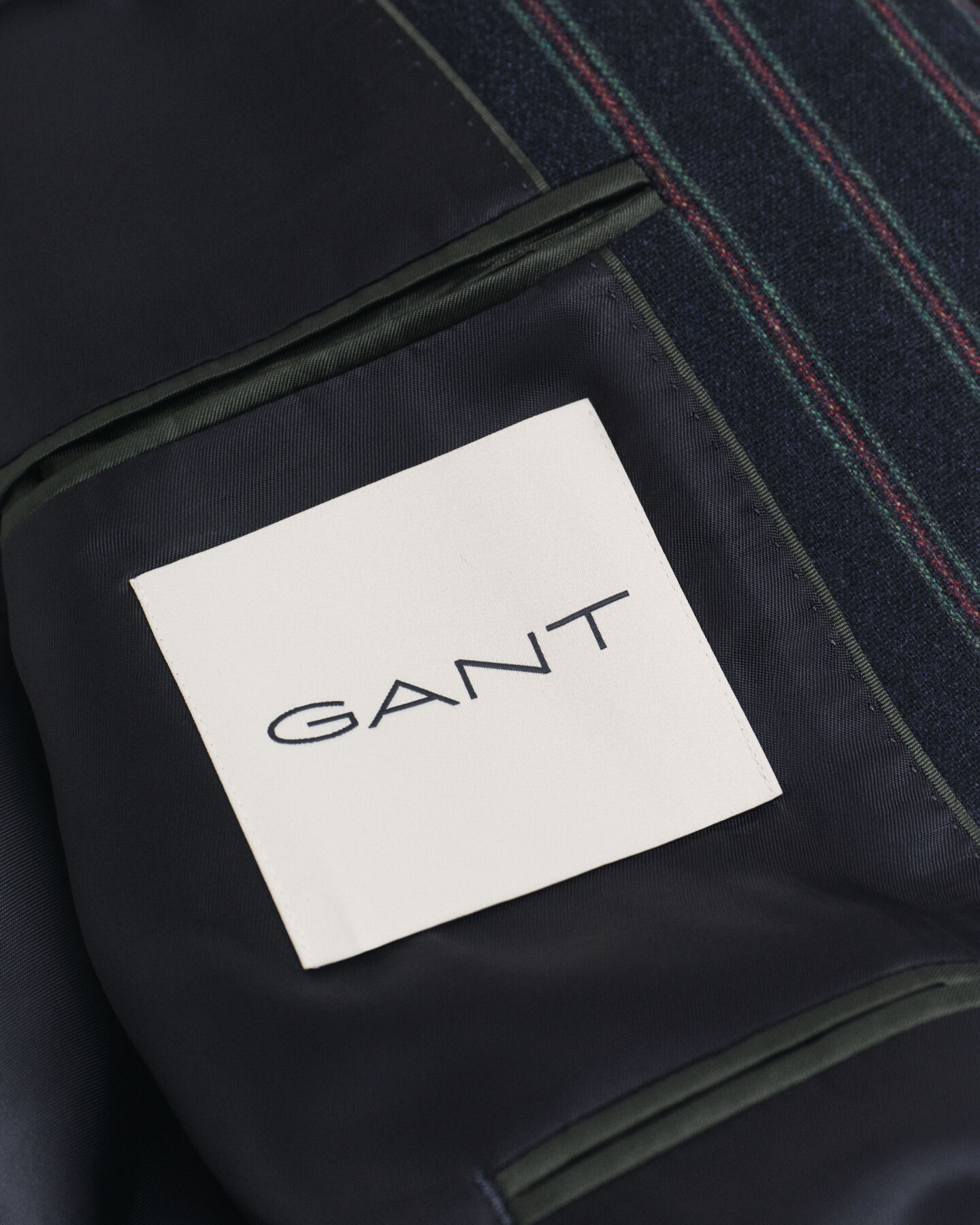 Raidallinen flanellikankainen klubitakki