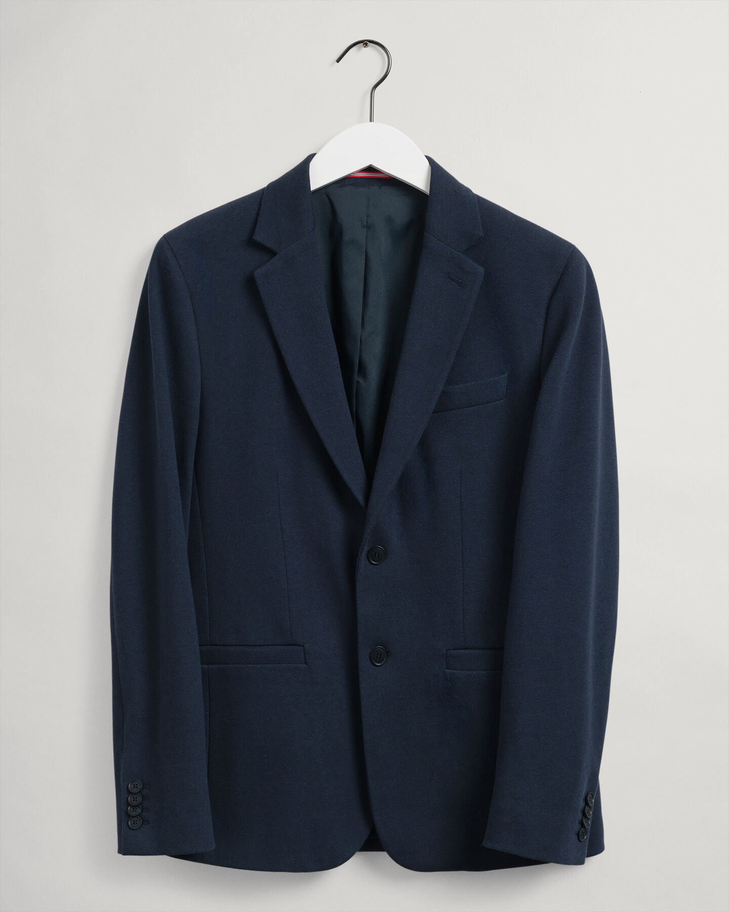 Jerseykankainen bleiseri juhlak&auml;ytt&ouml;&ouml;n