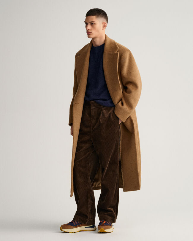 Väljät leveälahkeiset vakosamettihousut