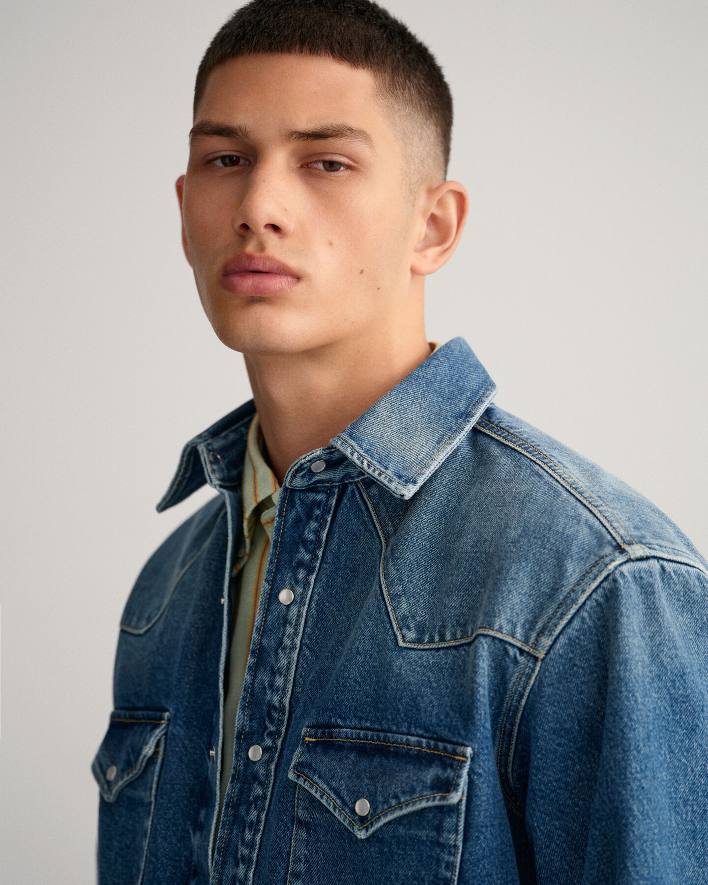 Relaxed fit ‑mitoitettu Western-farkkupaita