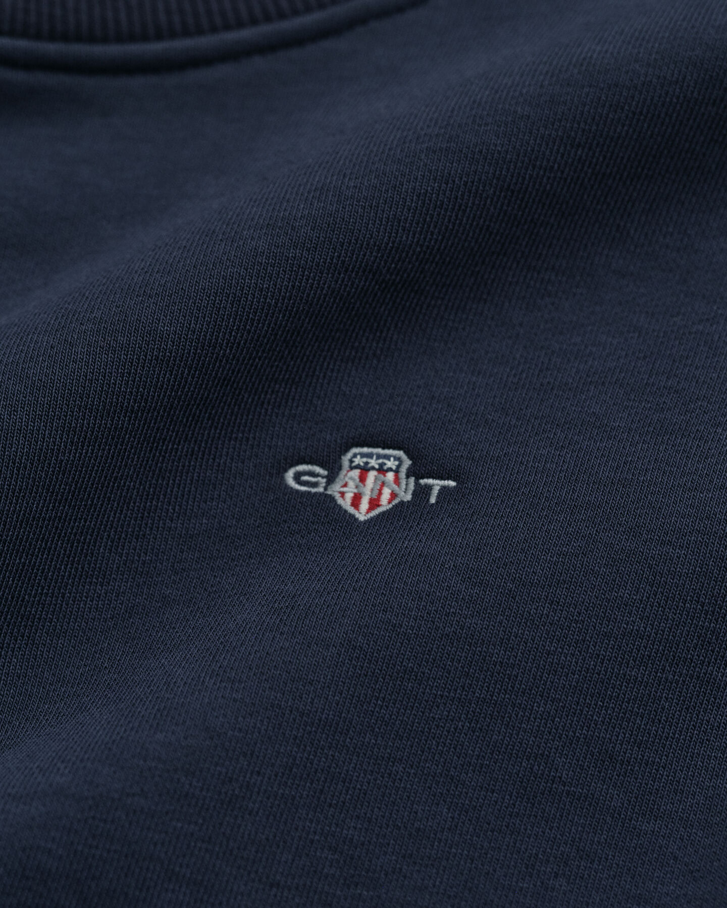 Shield-collegemekko, pyöreä pääntie