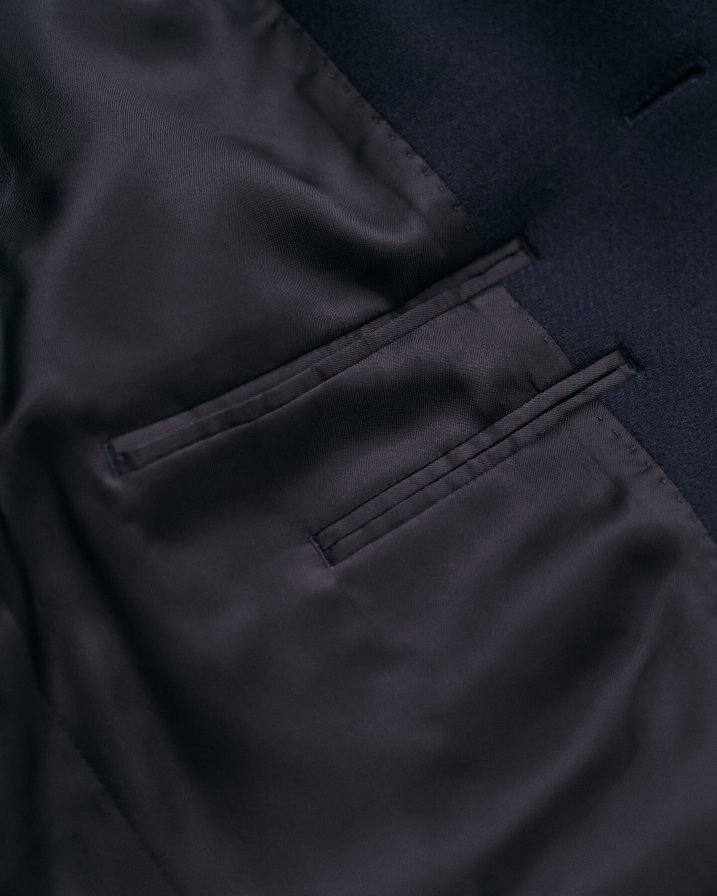 Hyvin istuva klassinen päällystakki villasta