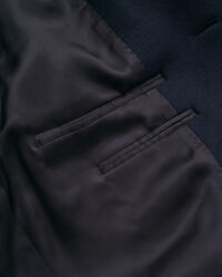 Hyvin istuva klassinen päällystakki villasta