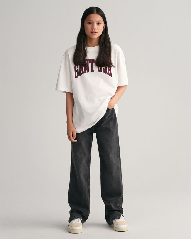 Teen Girls ‑malliston suoralahkeiset farkut, joissa halkiot lahkeissa