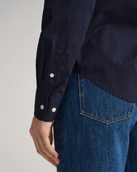 Regular&nbsp;fit ‑mitoitettu paita broadcloth-kankaasta