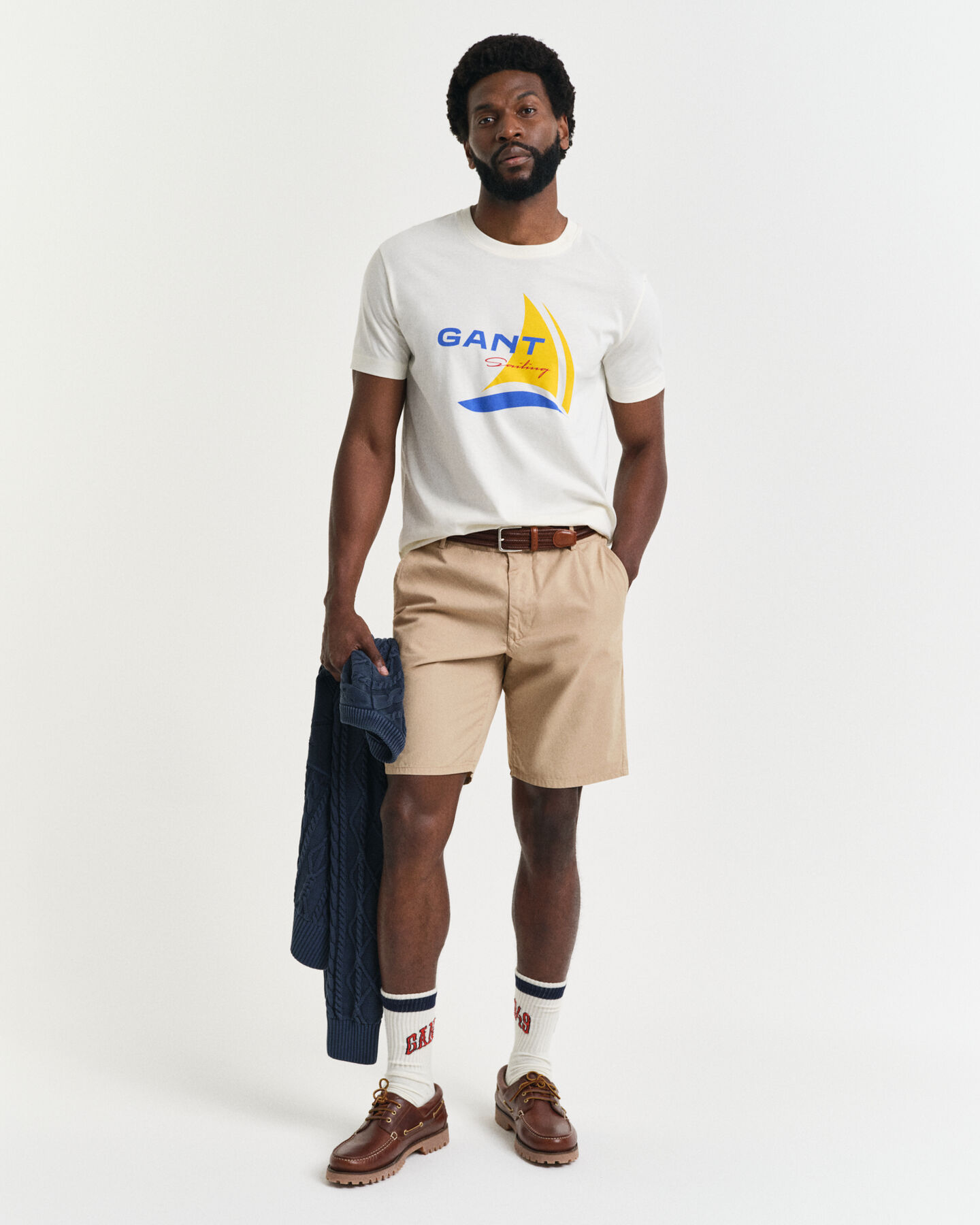 Relaxed fit ‑mitoitetut chinoshortsit