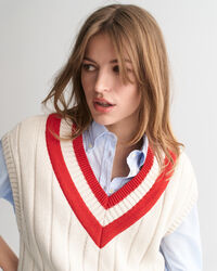 Kontrastiv&auml;rinen liivi, v‑p&auml;&auml;ntie