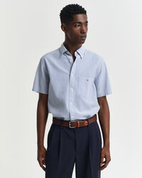 Regular fit ‑mitoitettu lyhythihainen seersucker-raitapaita