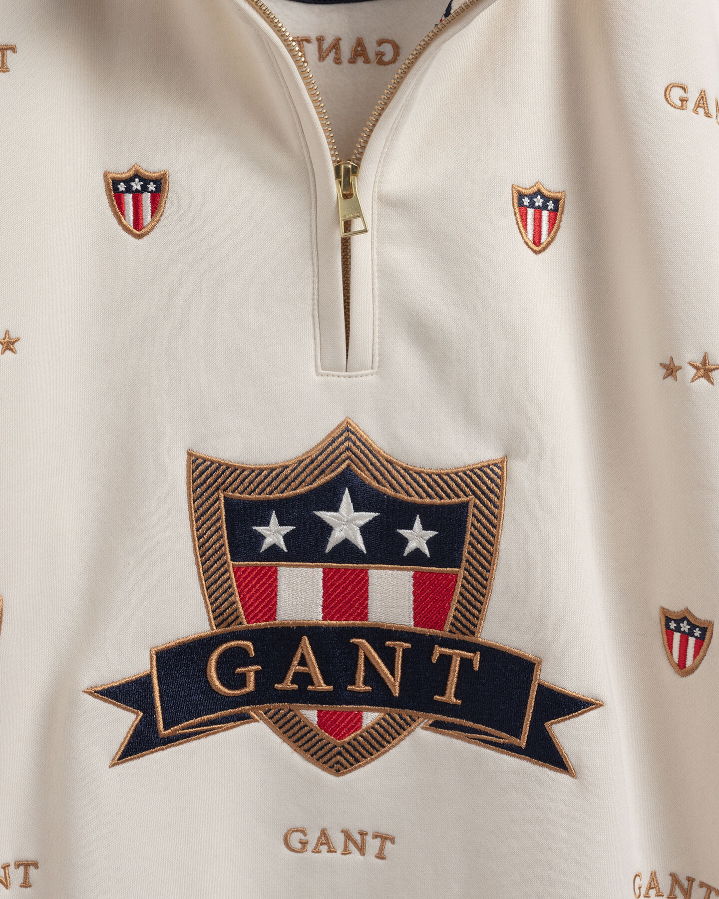 Teens-malliston Banner Shield ‑collegepaita puolivetoketjulla