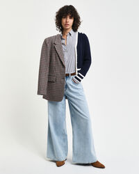 Kontrastiv&auml;rinen neuletakki, v‑p&auml;&auml;ntie