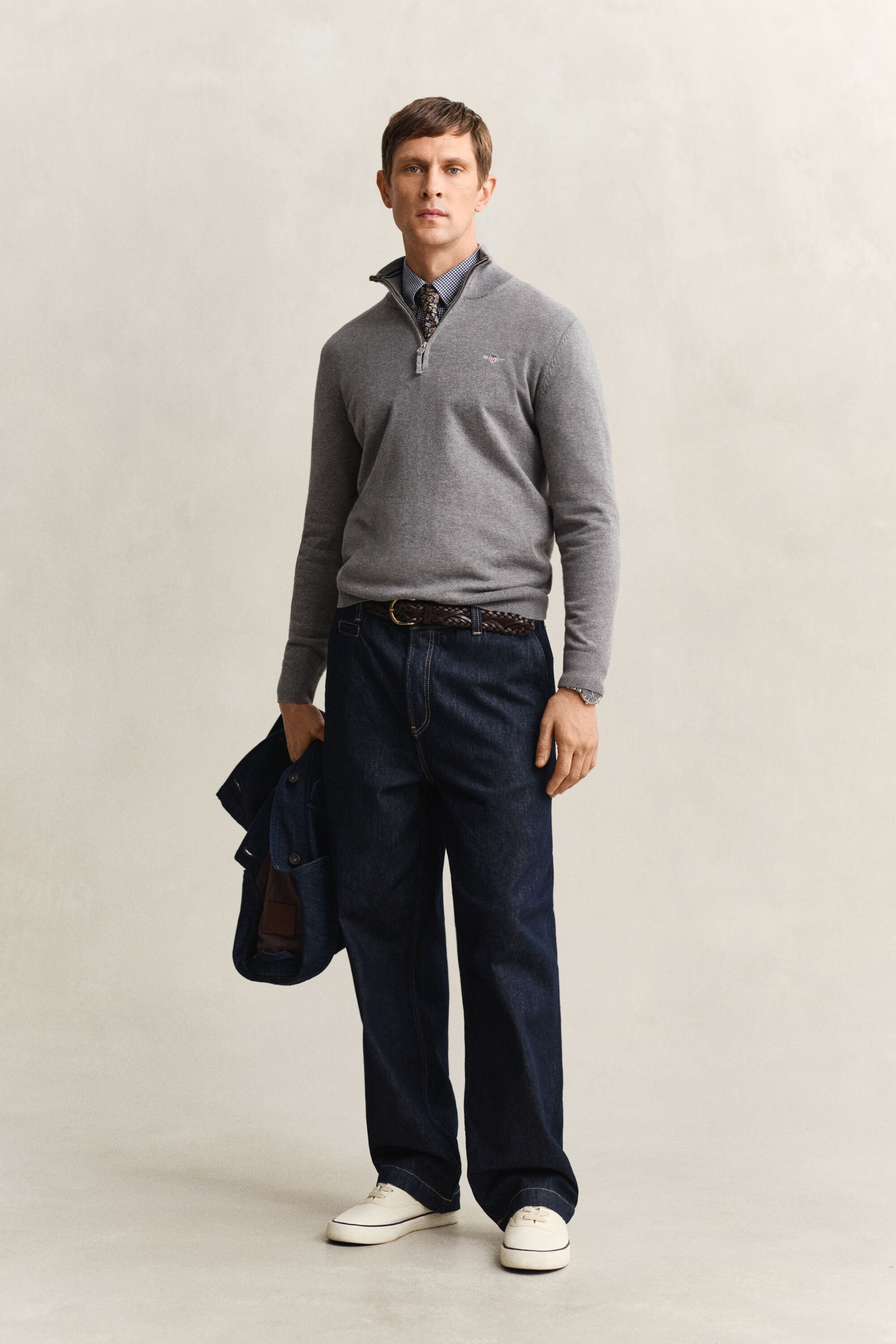 Klassinen puuvillaneulepusero puolivetoketjulla