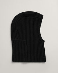 Villasta neulottu kypärämyssy