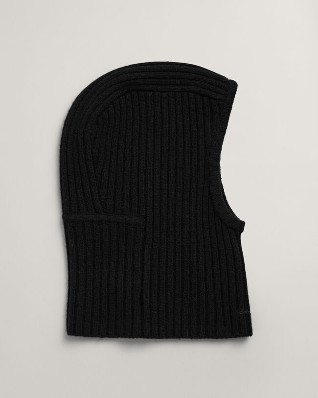 Villasta neulottu kypärämyssy