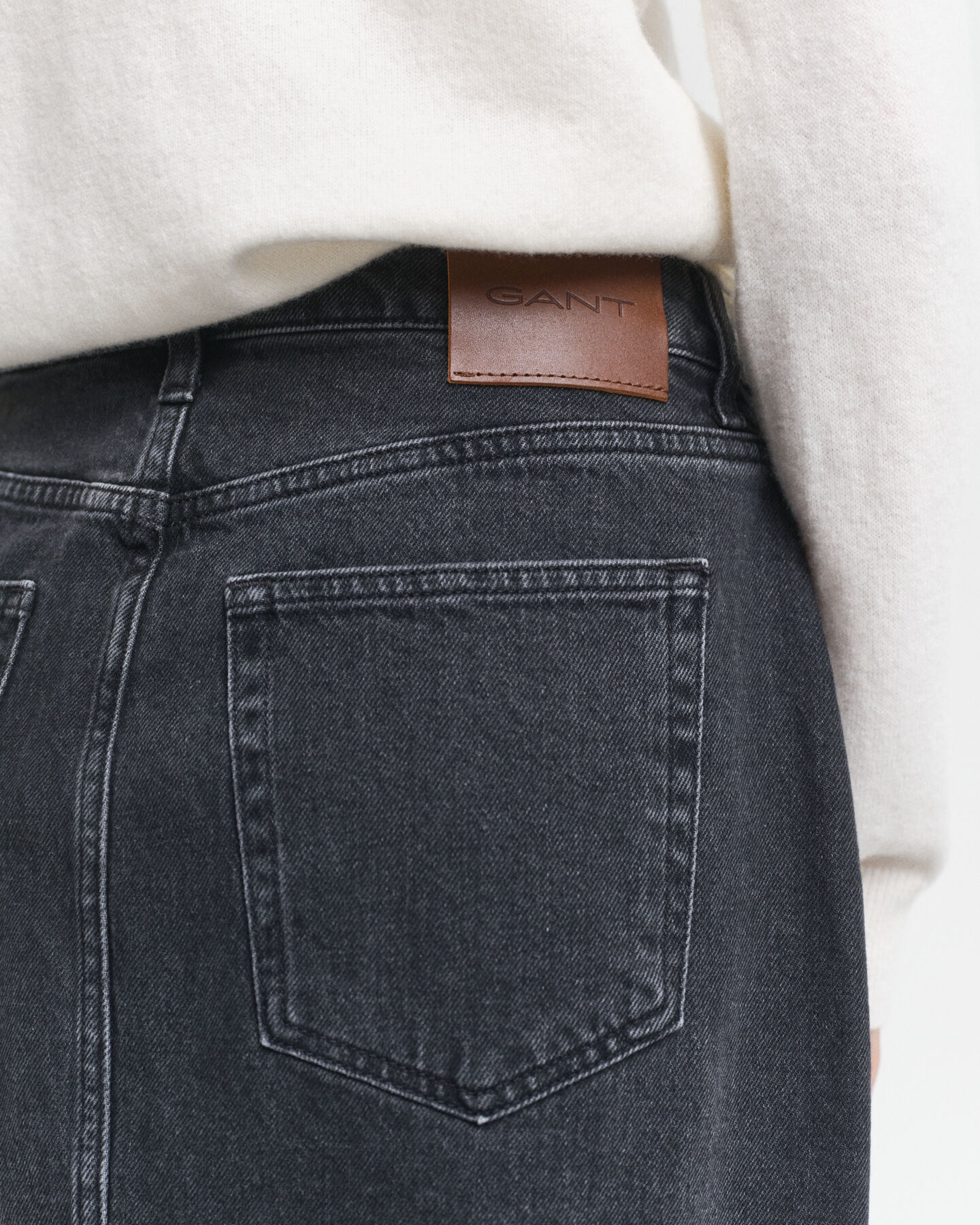 Midimittainen napitettu farkkuhame