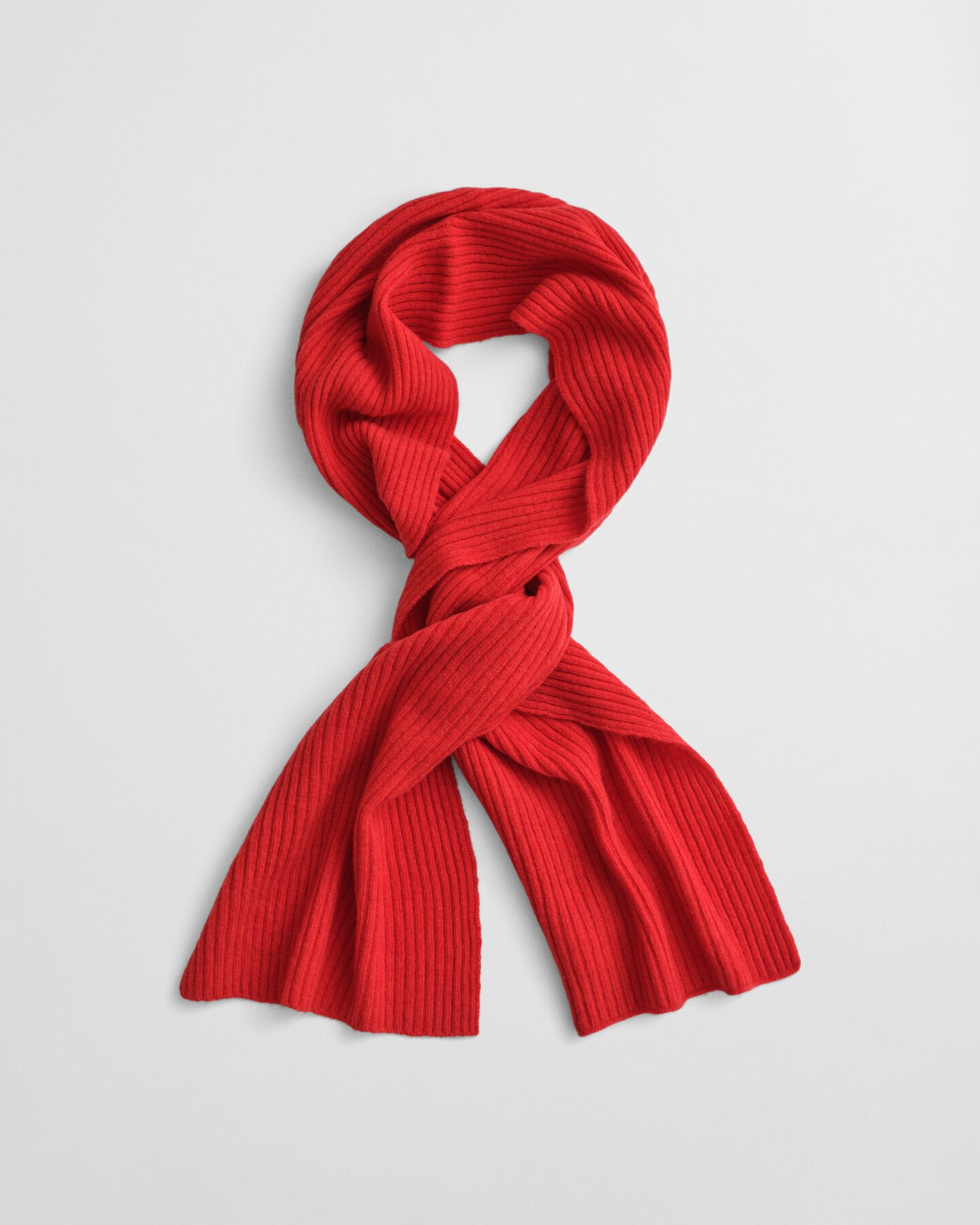 Script-pipo ja huivi lahjapakkauksessa