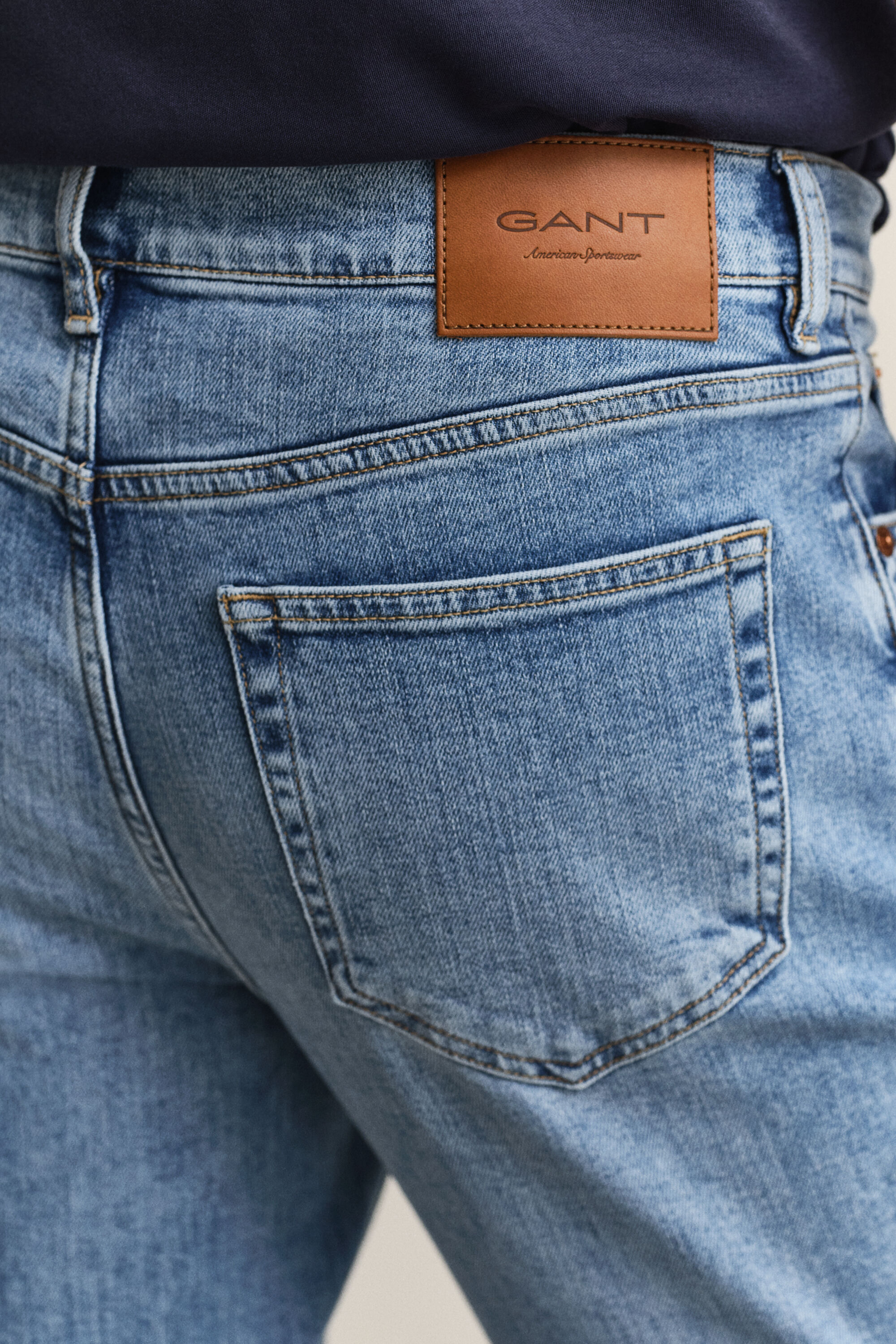 Slim fit ‑mitoitetut farkut