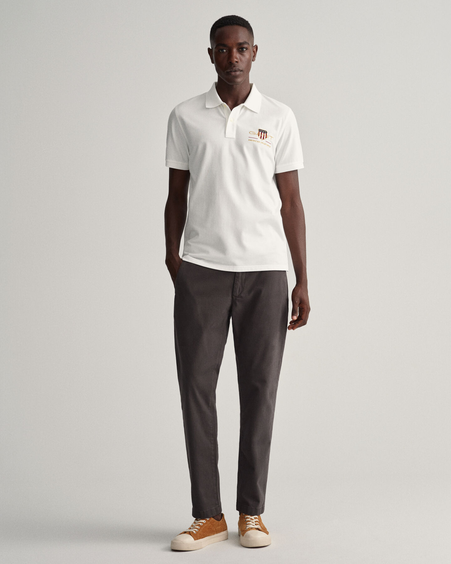 Huippumukavat slim fit ‑mitoitetut Hallden-chinot