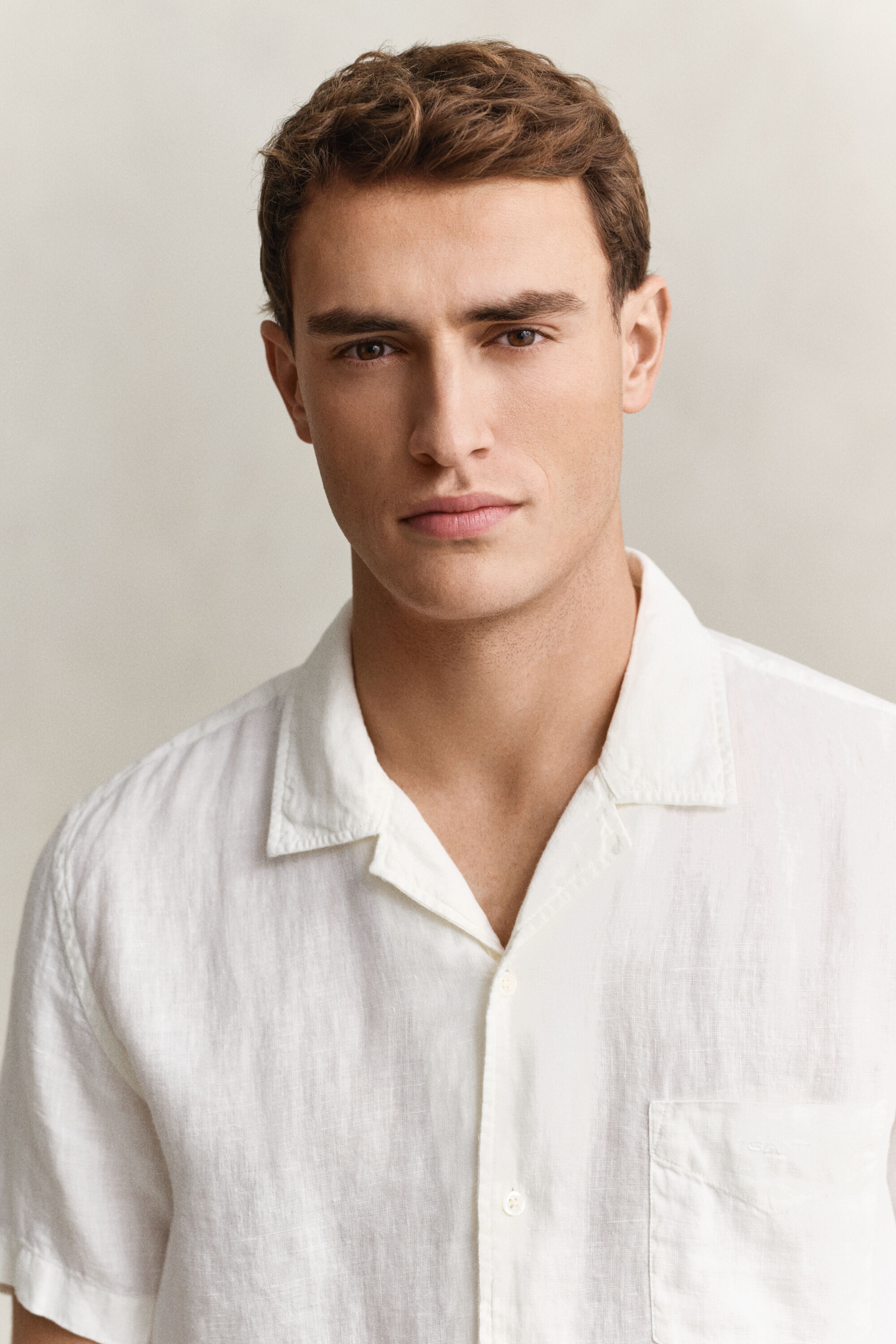 Lyhythihainen pellavapaita