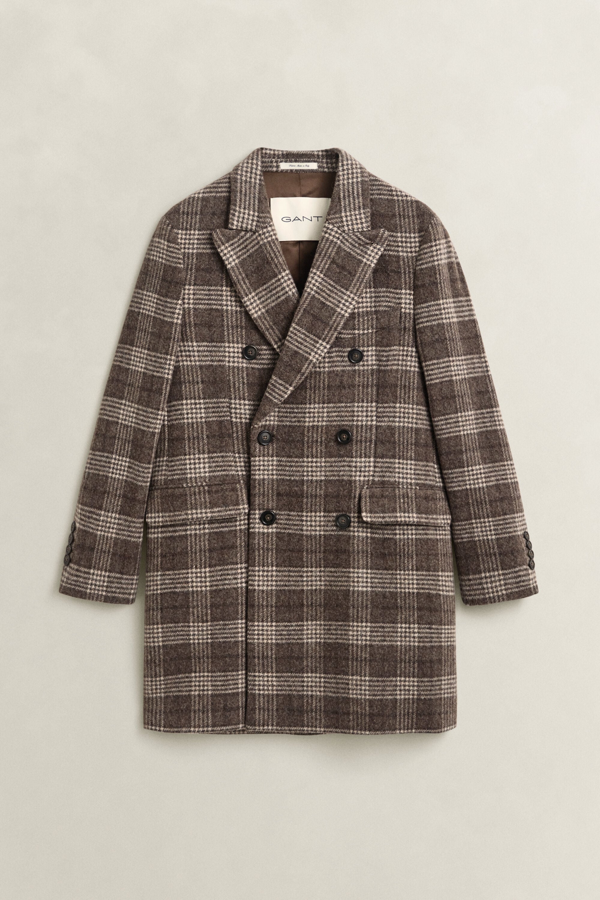 Kaksirivinen villakangastakki