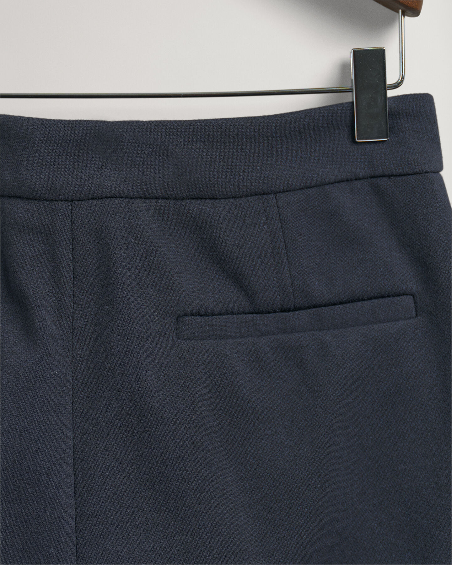 Jerseykankaiset sikarihousut