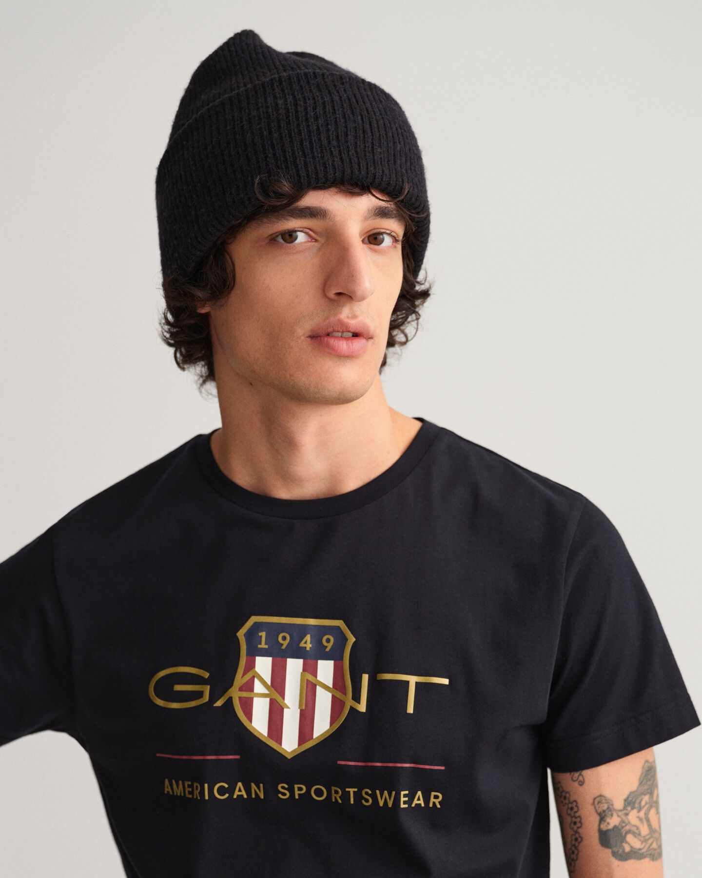 Archive Shield ‑t‑paita