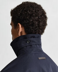 Puuvillasekoitteinen trenssitakki