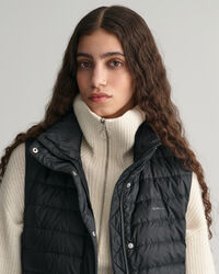 Pitk&auml; kevytuntuvaliivi