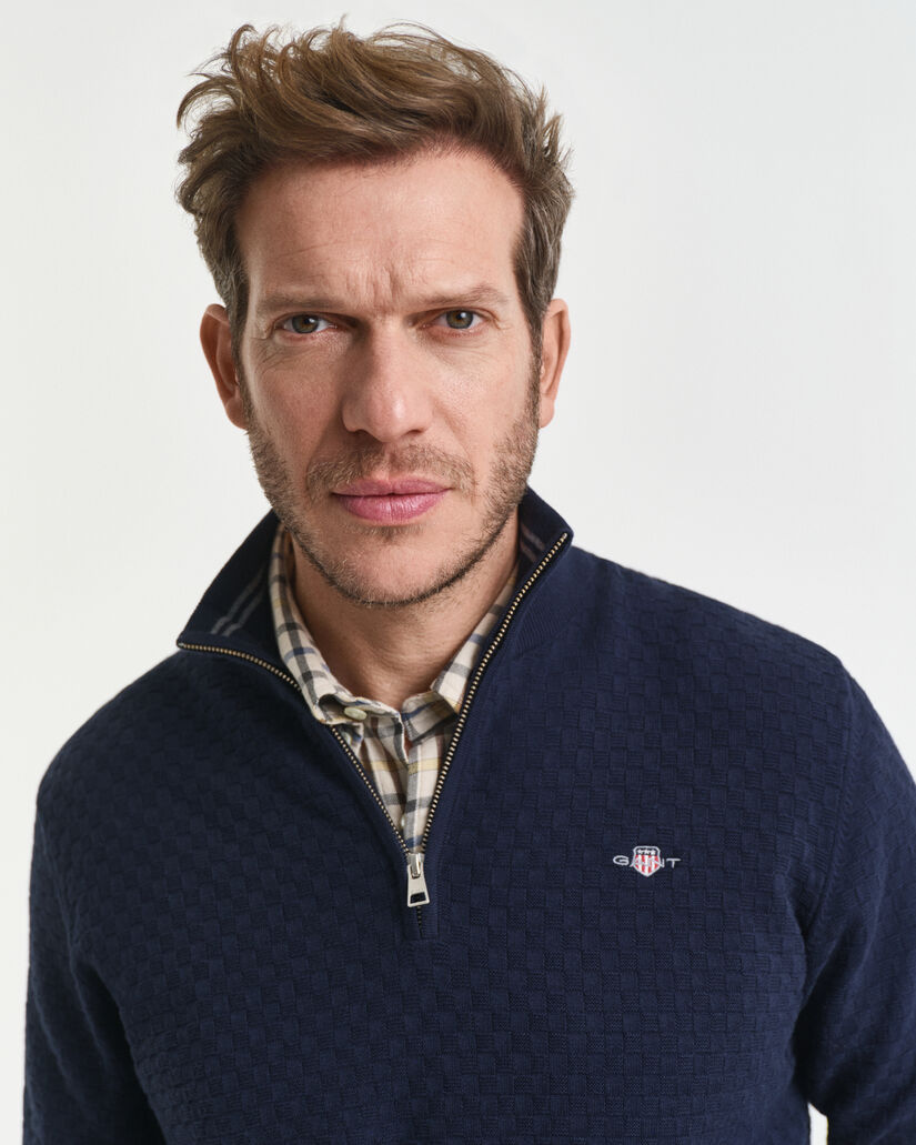 Kohopintainen neulepusero, vetoketjukaulus