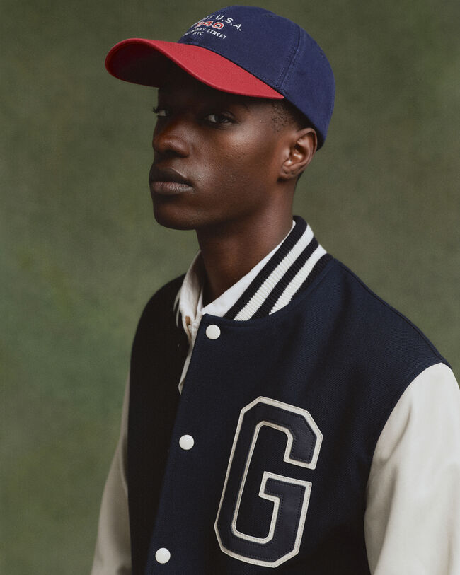 Varsity Jacket nahasta ja muista materiaaleista