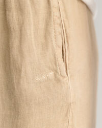 Teens-malliston pellavashortsit