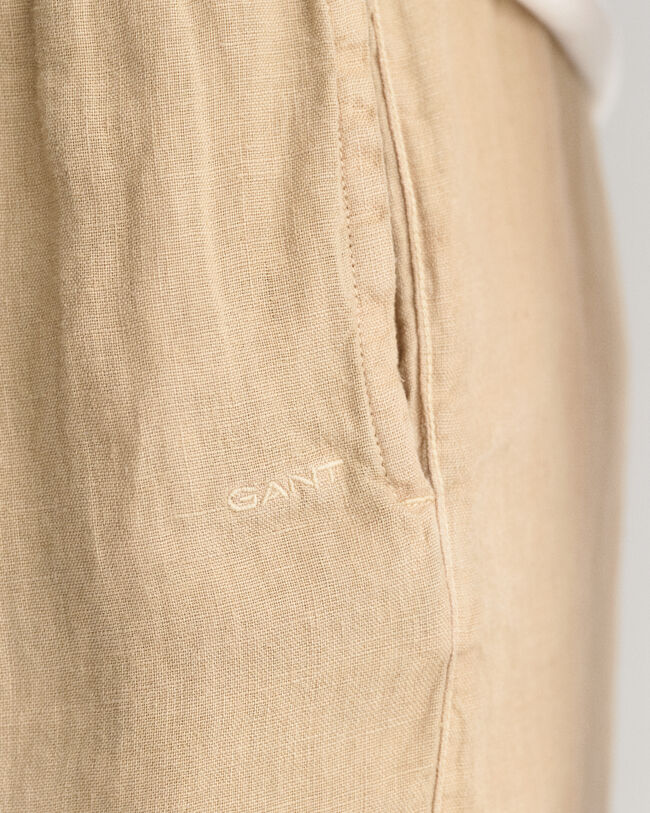 Teens-malliston pellavashortsit