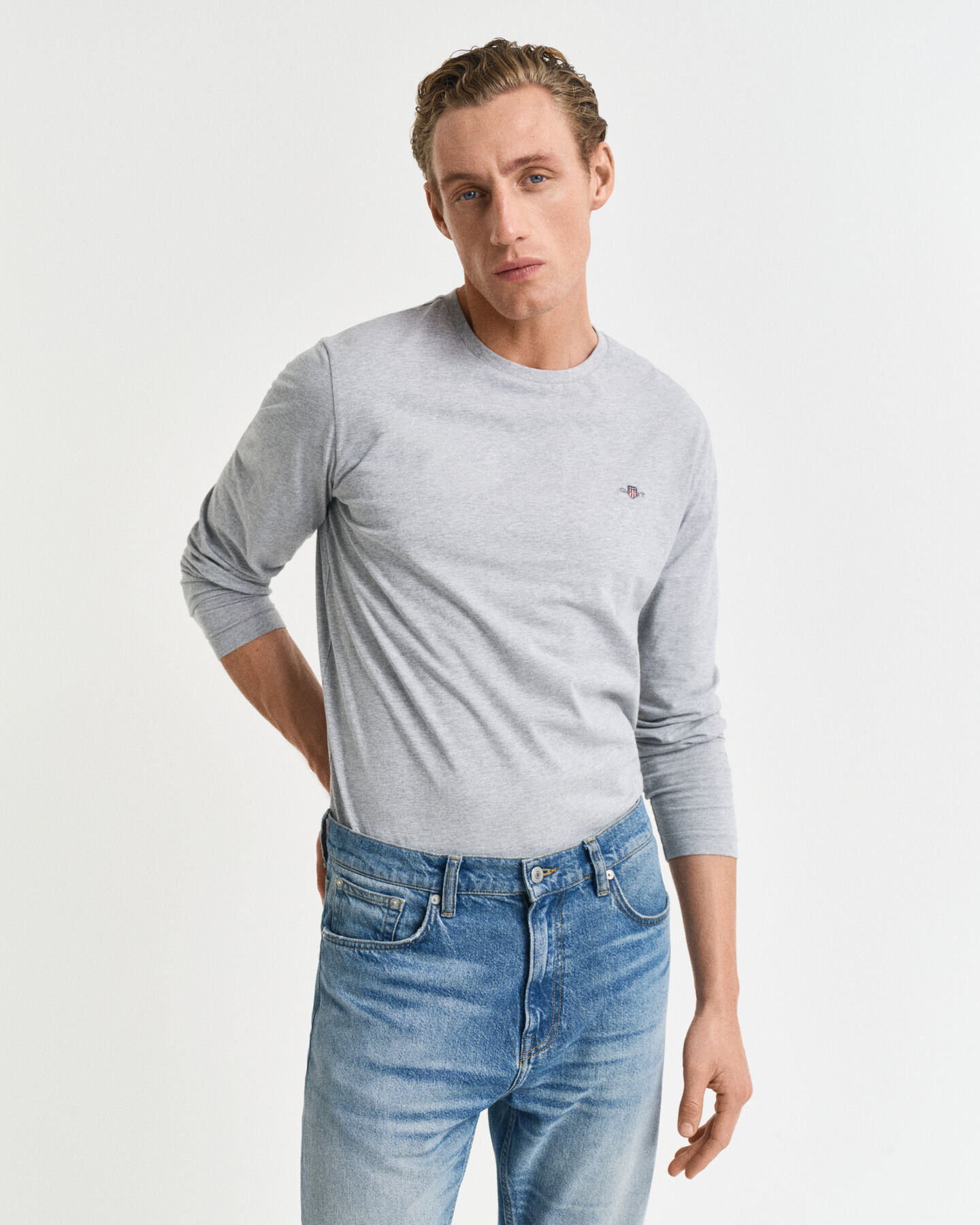 Pitkähihainen Shield-t‑paita