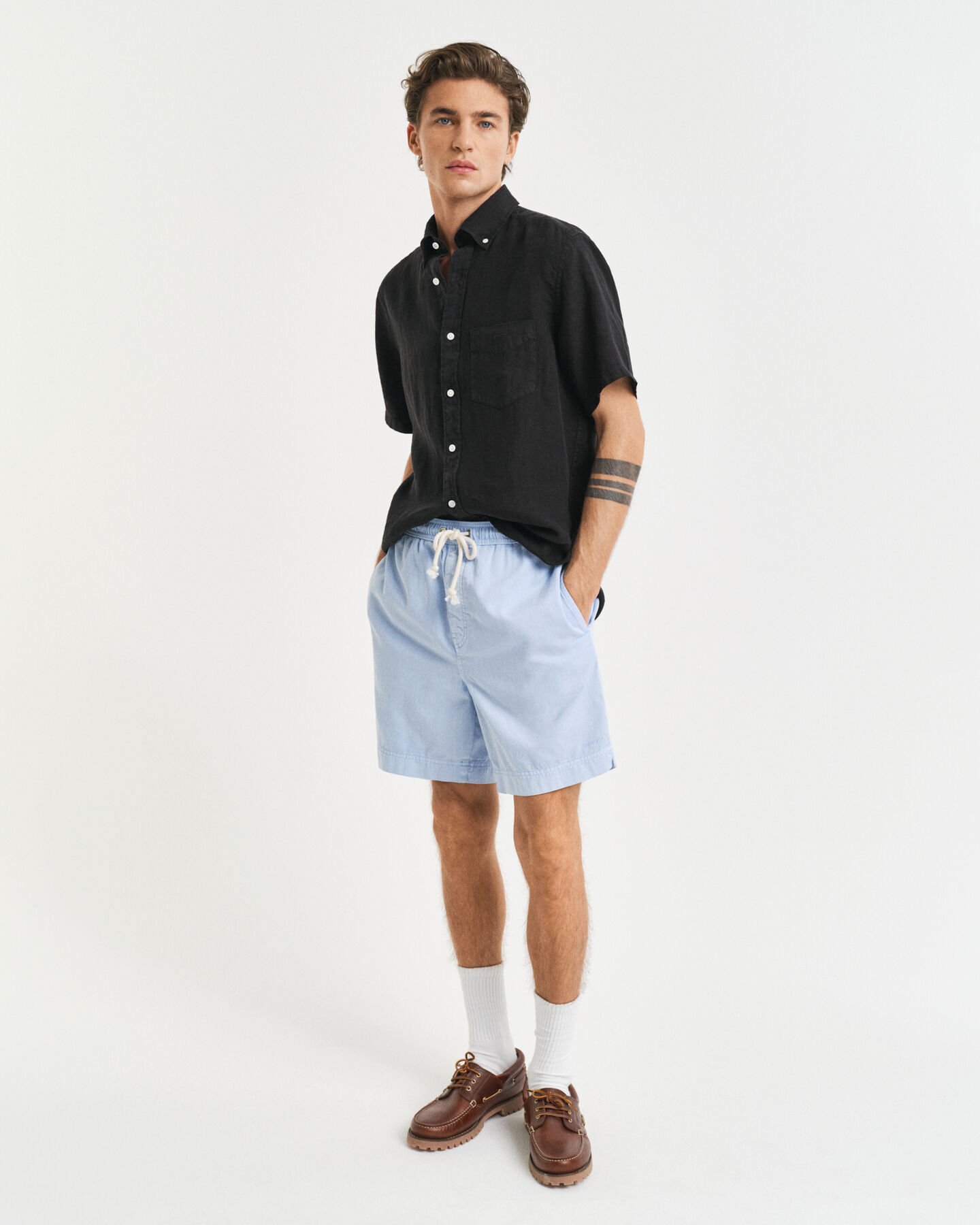 Regular fit ‑mitoitetut kiristysnauhalliset Sunfaded-shortsit
