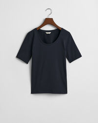 Syvään uurrettu pusero