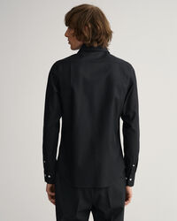 Slim fit ‑mitoitettu yksiv&auml;rinen tvillipaita