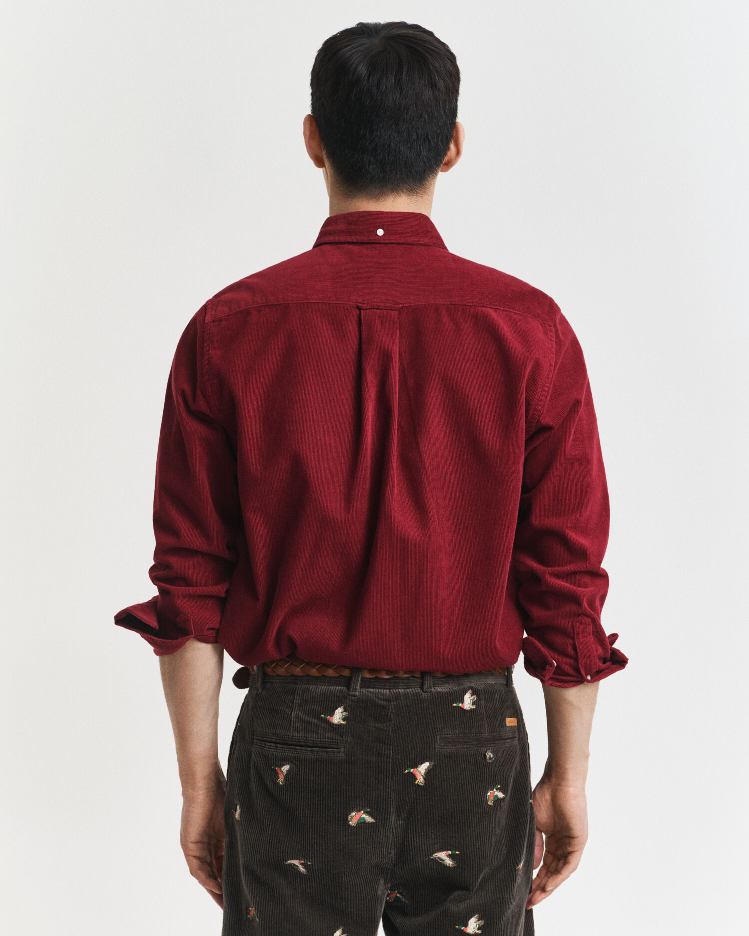 Regular fit ‑mitoitettu vakosamettipaita