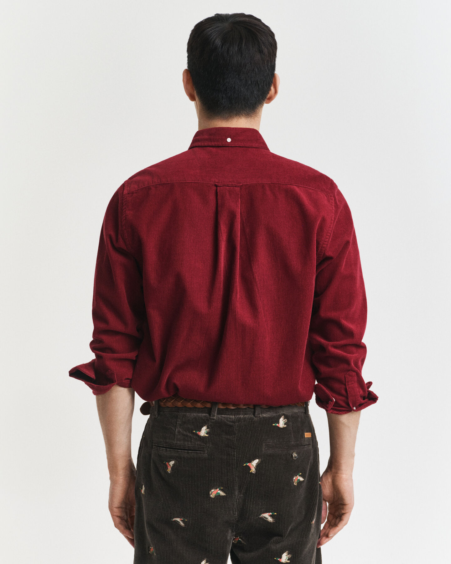 Regular fit ‑mitoitettu vakosamettipaita