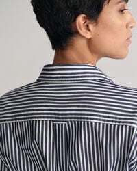 Popliinikankainen raidallinen paitamekko