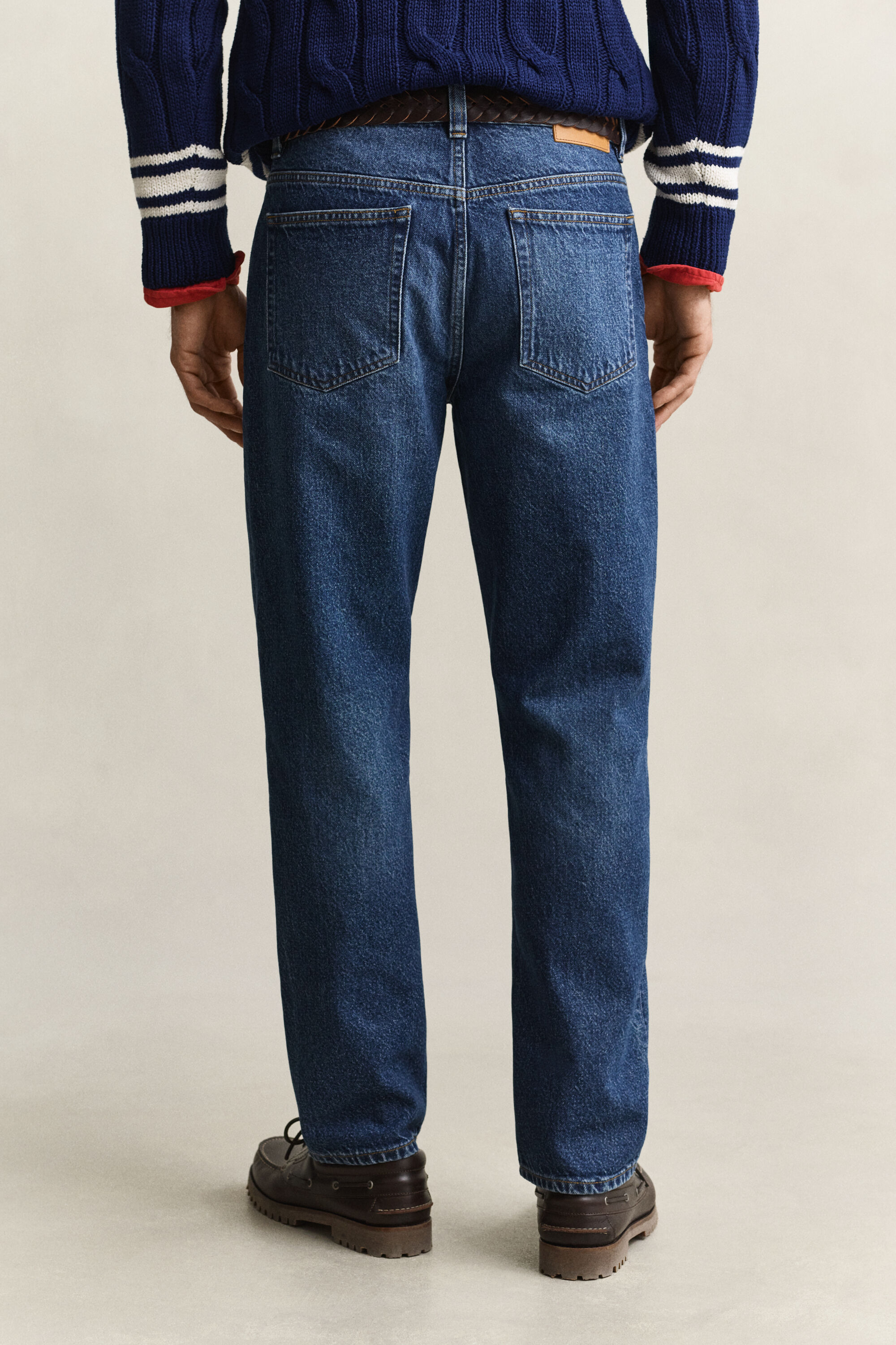 Straight fit ‑mitoitetut farkut