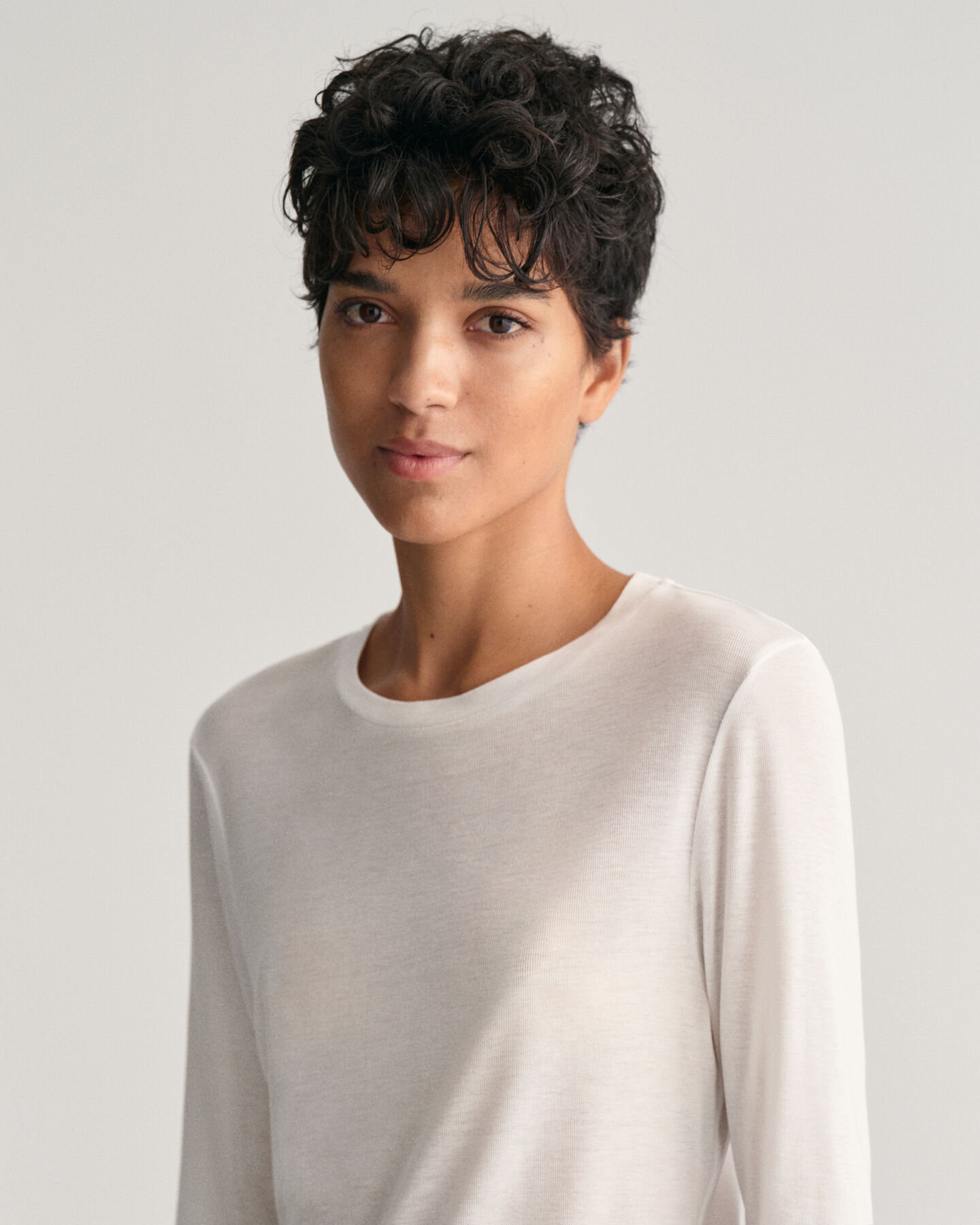 Keve&auml; t‑paita