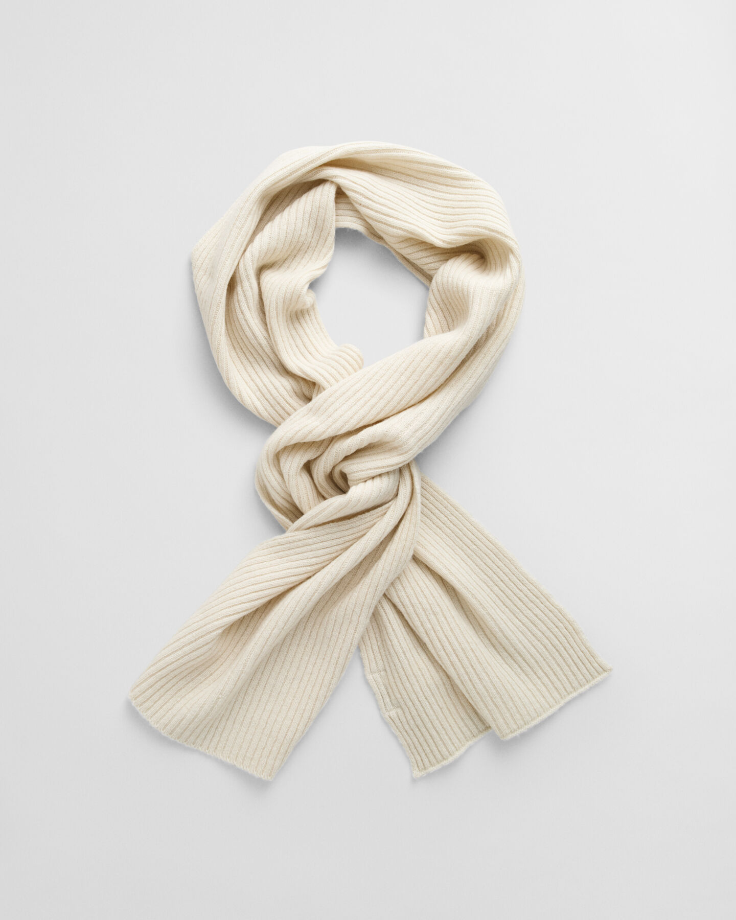 Villapipo ja ‑kaulaliina lahjapakkauksessa