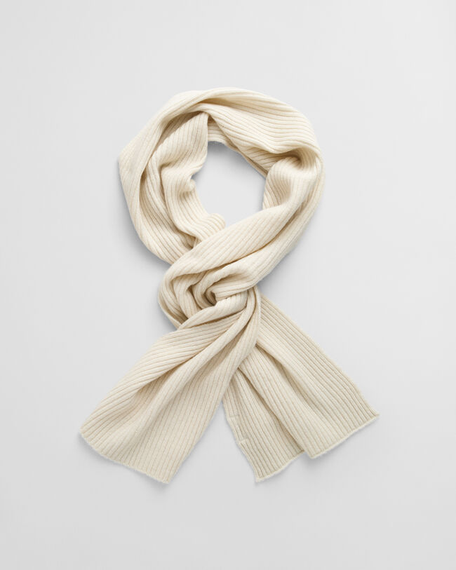 Villapipo ja ‑kaulaliina lahjapakkauksessa