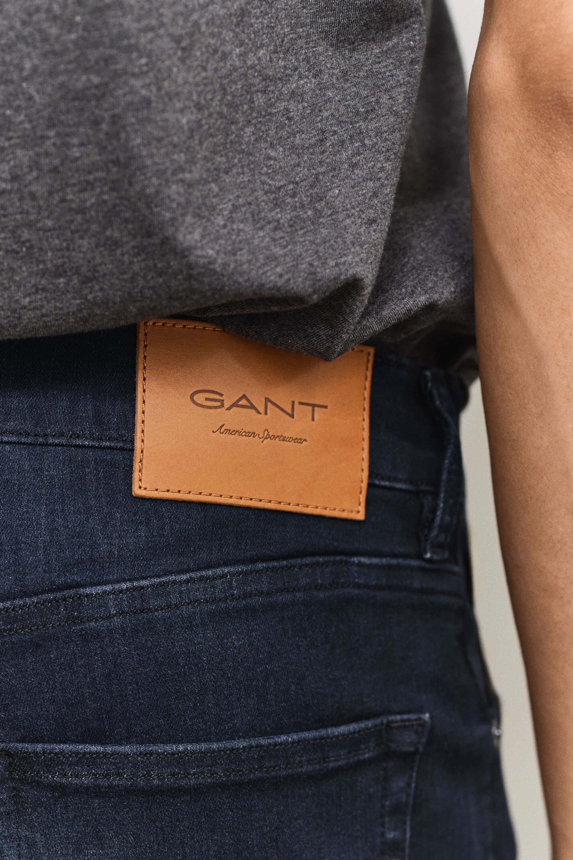 Extra slim fit ‑mitoitetut Active Recover -farkut