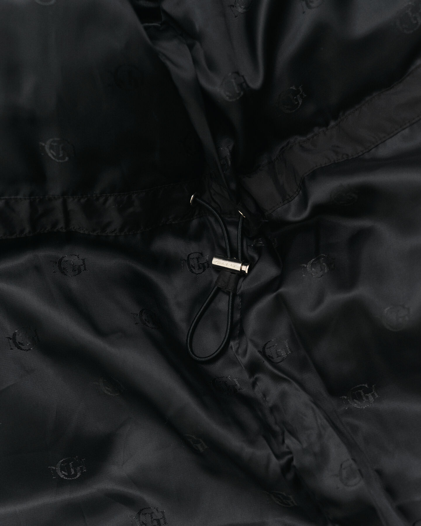 Puolipitkä untuvatakki